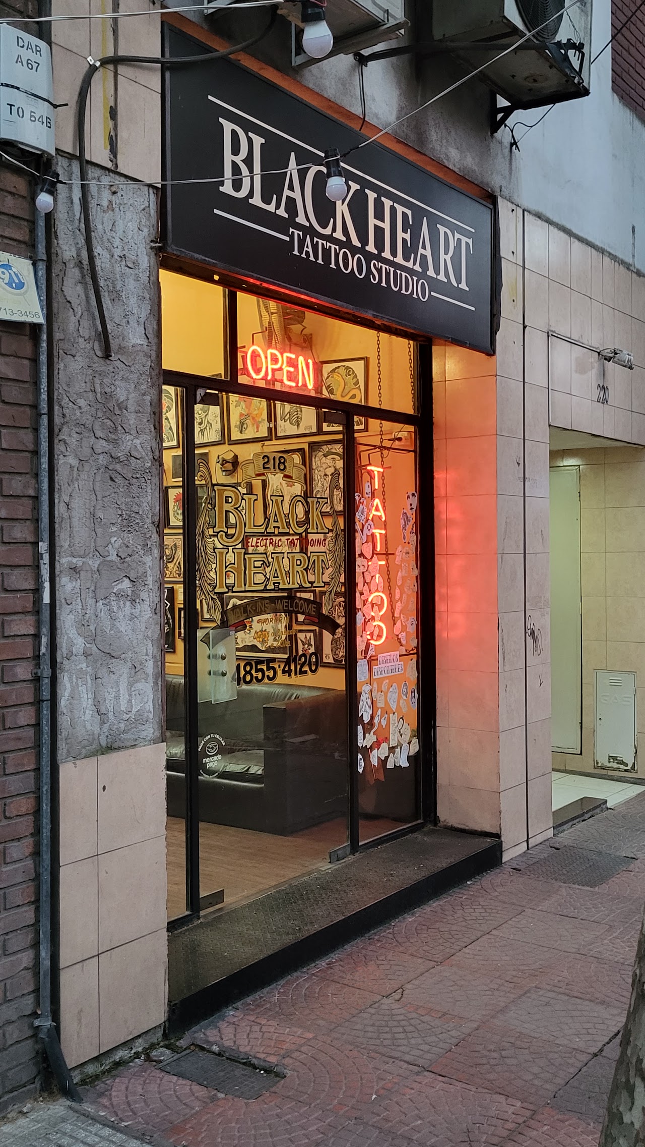 Vista interior del estudio Black Heart Tattoo